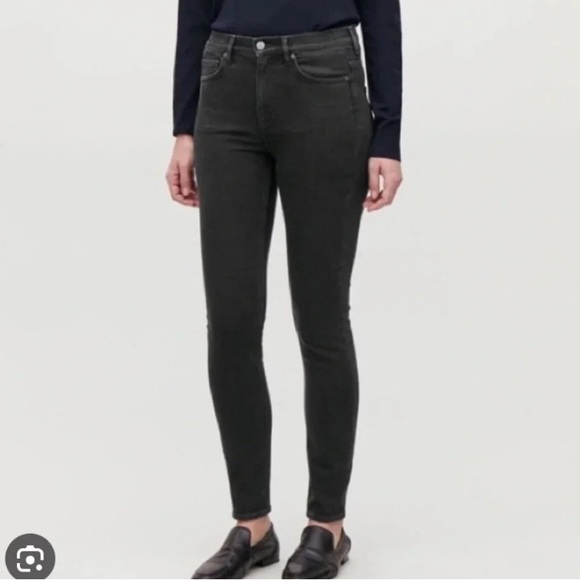 COS Denim - - Cos  high rise skinny fit cropped leg size 4 or 27